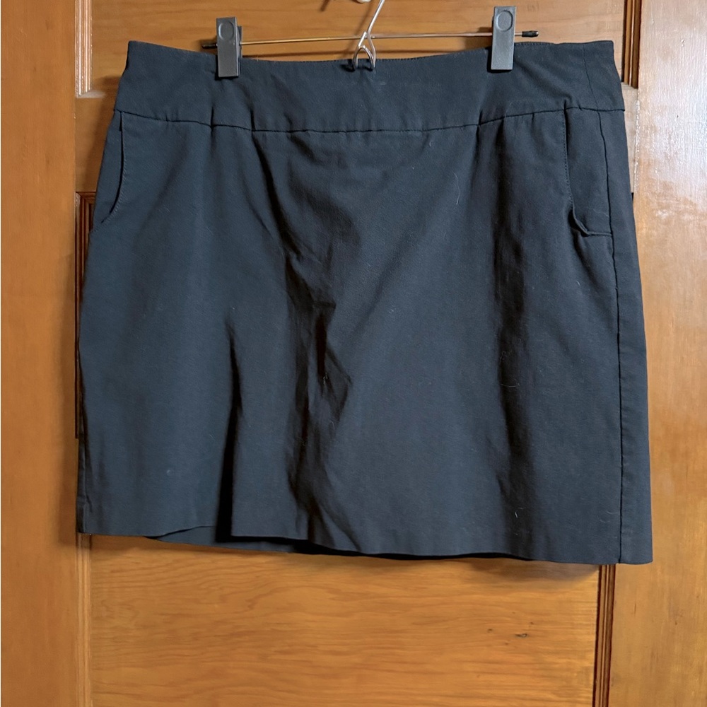 Zac & Rachel Mini Skort Size 16W Minimalist Business Office Chic Preppy Black